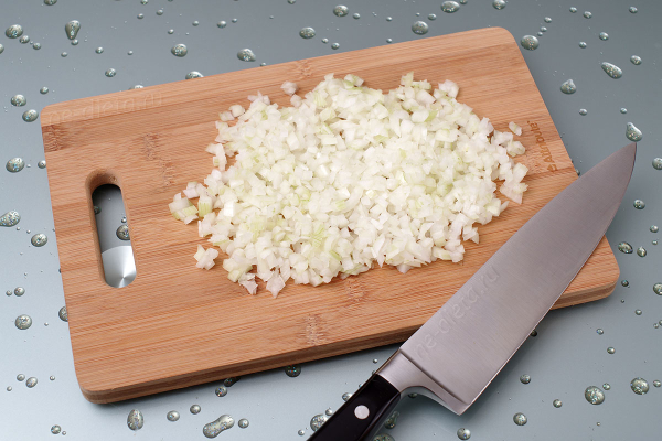 Язык с грибами и орехами