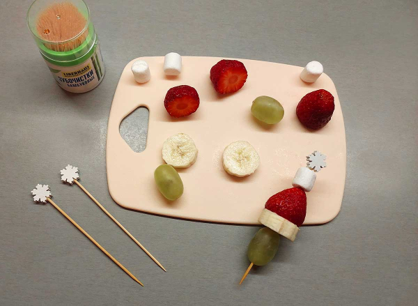 Фруктовые канапе «Дед Мороз» Фруктовые канапе «Дед Мороз»